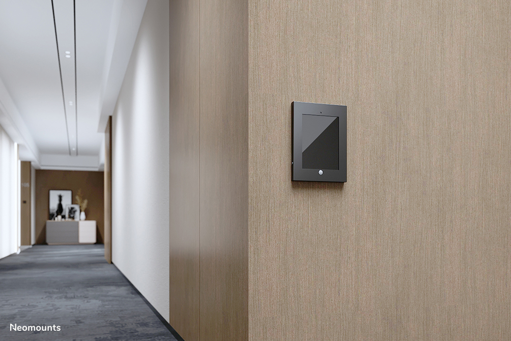 Neomounts IPAD2N-UN20BLACK Tablet muurbeugel 9.7" - vergrendelbaar